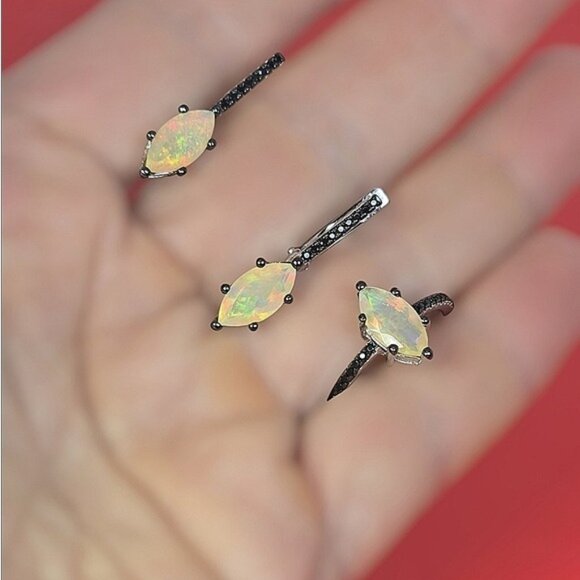 925 Sterling Silver Set: Earrings & Ring Sz 7.5 with Natural Ethiopia Fire Opal. - Picture 6 of 16